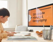 Bambino che fa homeschooling con scuola online